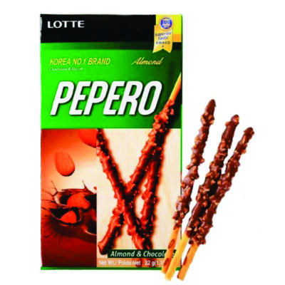 Pepero, sabor a chocolate y con trocitos de almendras